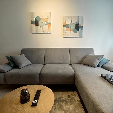 L&l 20 Minutes Walk To The Old Town