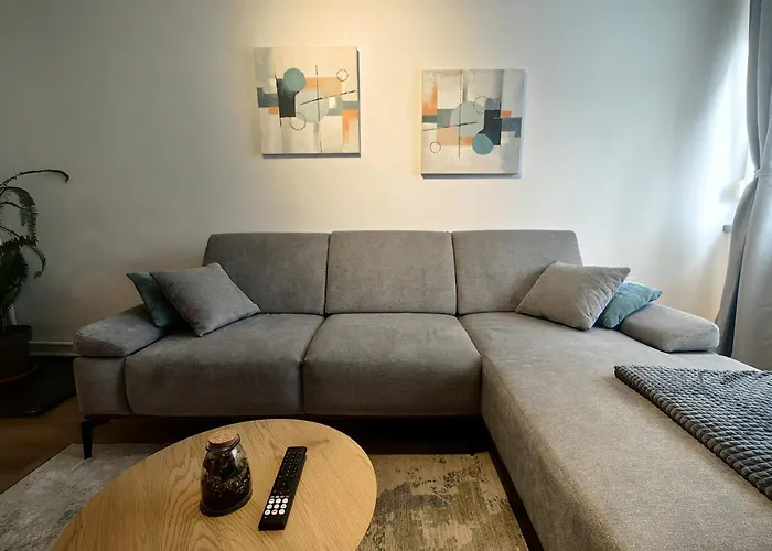 L&l 20 Minutes Walk To The Old Town