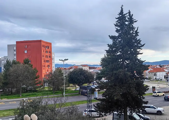 L&l 20 Minutes Walk To The Old Town 자다르